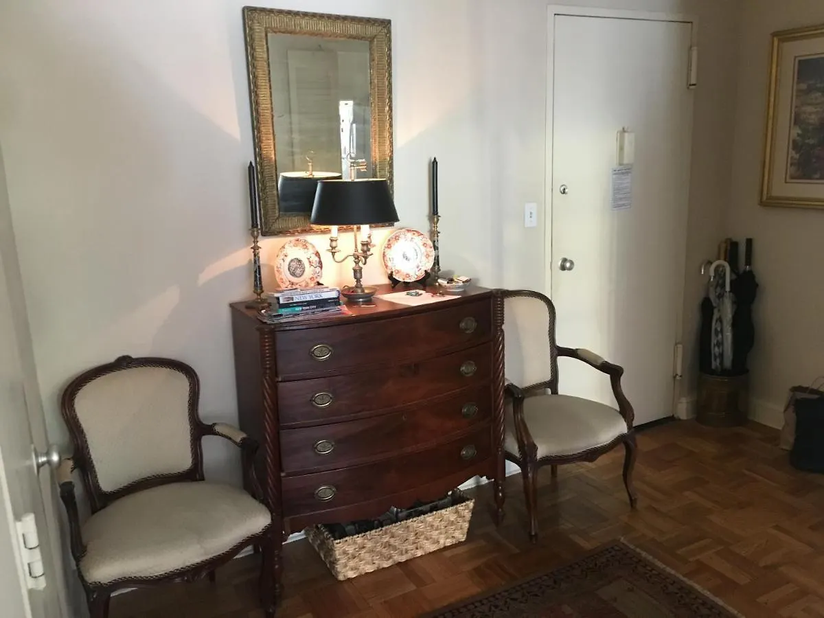 Upscale, Large, High-Ceilings, Mid-Town Doorman Nyc Apartment Centrally Located New York